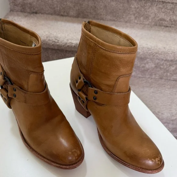 Frye Designer Tabitha Harness Camel Cognac Leather Short Heel Boots Size 8.5 - Picture 4 of 8